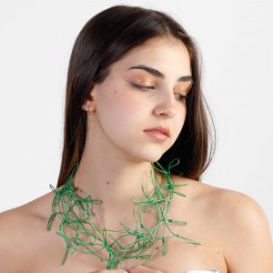Grüner Halsschmuck für modebewusste Frauen